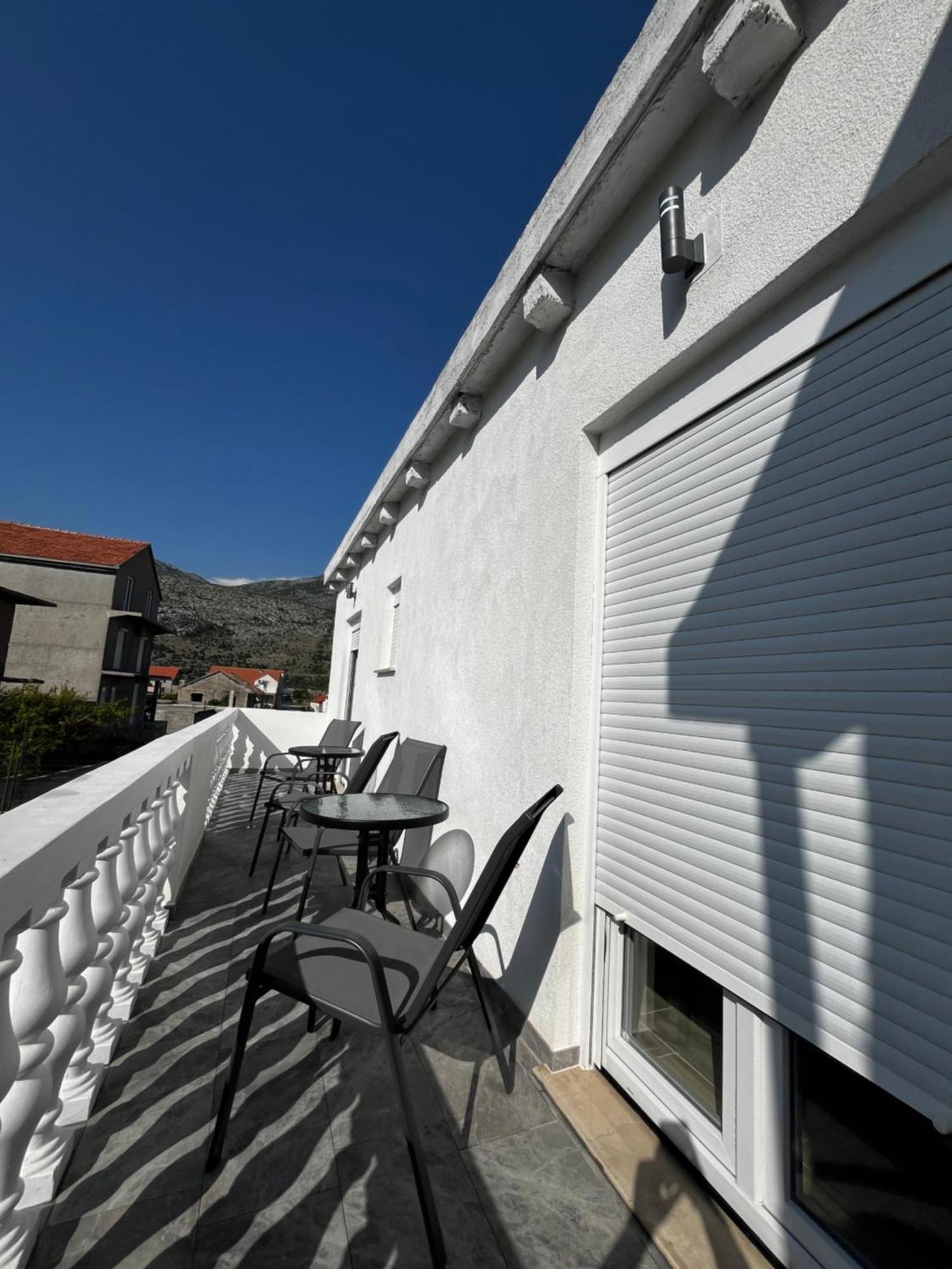 Twin Apartments Ivanica エクステリア 写真