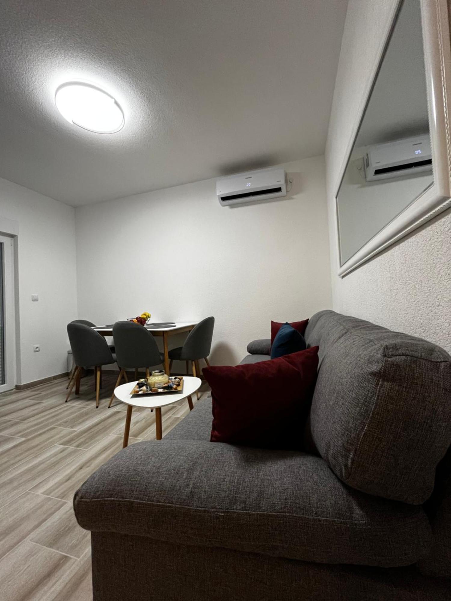 Twin Apartments Ivanica エクステリア 写真